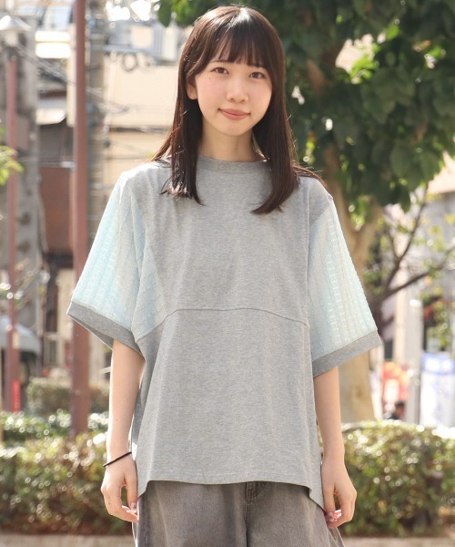 KRIFF MAYER Lady's Collection(クリフメイヤーレディースコレクション)の「【汗染み防止・撥水防汚・吸水速乾・接触冷感】ウェットプロテクト異素材ミックスT(Tシャツ/カットソー・レディース・オフホワイト/グレー/ブラック/ブラウン/カラフル・MEDIUM/LARGE)」の4枚目の写真