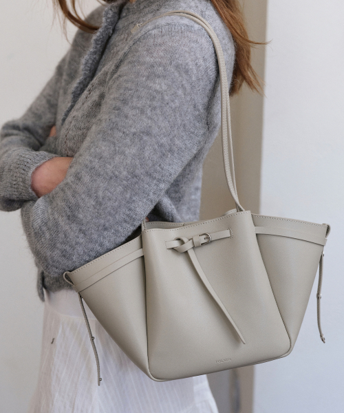 FOLNUA（フォルニュア）の「MINI ANTHOS BAG [5COLOR]（ショルダーバッグ・レディース・ブラウン/ダークブラウン/ブラック・FREE）」の4枚目の写真