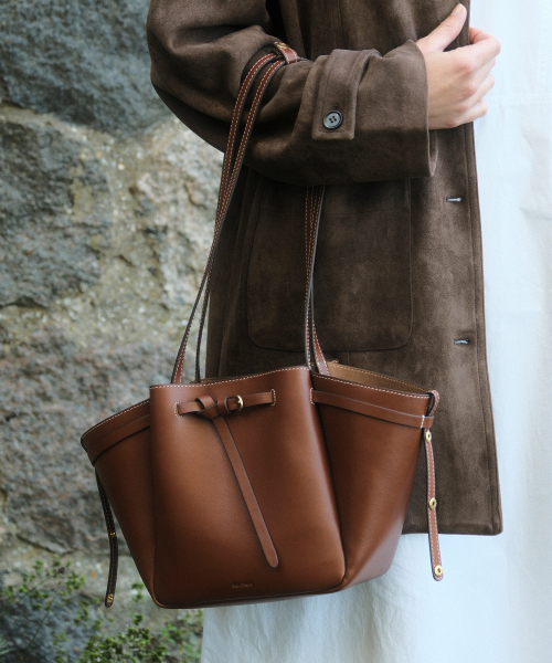 FOLNUA（フォルニュア）の「MINI ANTHOS BAG [5COLOR]（ショルダーバッグ・レディース・ブラウン/ダークブラウン/ブラック・FREE）」の6枚目の写真