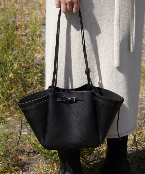 FOLNUA（フォルニュア）の「MINI ANTHOS BAG [5COLOR]（ショルダーバッグ・レディース・ブラウン/ダークブラウン/ブラック・FREE）」の7枚目の写真