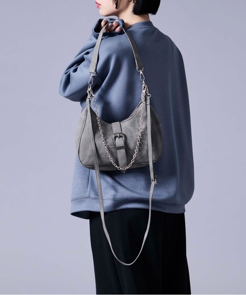 Ellno Loset(エルノロゼット)の「2way chain halfmoon bag(ショルダーバッグ・メンズ・グレー・FREE)」の5枚目の写真