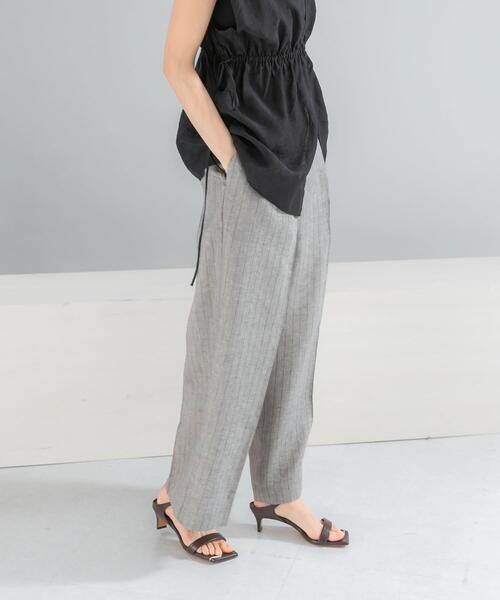 URBAN RESEARCH ROSSO WOMEN(アーバンリサーチ ロッソ)の「ラメリネンストライプワイドパンツ(その他パンツ・レディース・チャコールグレー/ベージュ・36/38)」の2枚目の写真