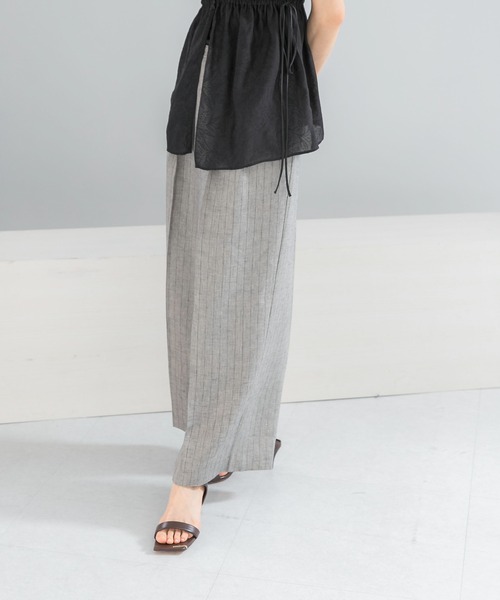 URBAN RESEARCH ROSSO WOMEN（アーバンリサーチ　ロッソ）の「ラメリネンストライプワイドパンツ（その他パンツ・レディース・チャコールグレー/ベージュ・36/38）」の9枚目の写真