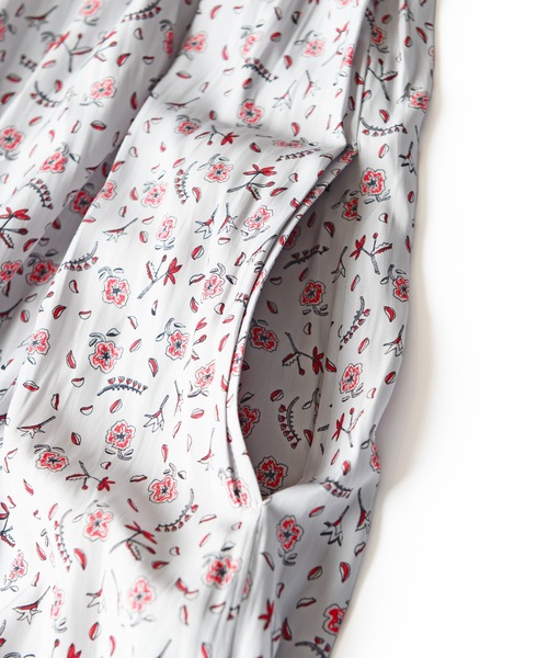 HOLIDAY(ホリデイ)の「FLOWER PRINT NIGHT DRESS フラワープリントナイトドレス(ワンピース・レディース・ブラウン/グレー・ONE SIZE)」の7枚目の写真