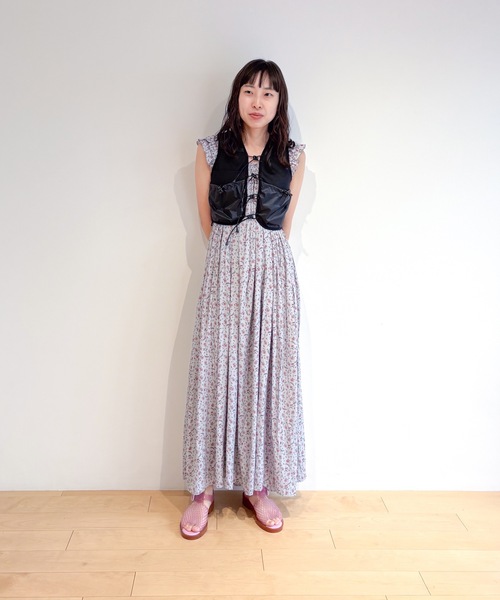 HOLIDAY(ホリデイ)の「FLOWER PRINT NIGHT DRESS フラワープリントナイトドレス(ワンピース・レディース・ブラウン/グレー・ONE SIZE)」の10枚目の写真