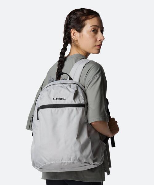UNDER ARMOUR(アンダーアーマー)の「UAライトデー バックパック(ライフスタイル/メンズ/レディース)(バックパック/リュック・レディース・グレー・ONESIZE)」の6枚目の写真
