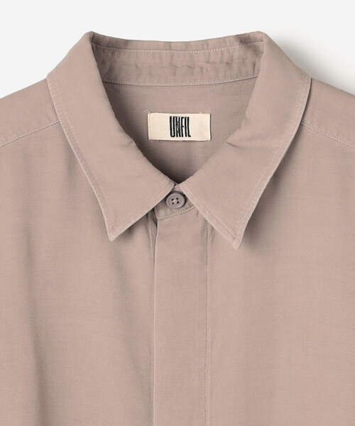 UNFIL（アンフィル）の「UNFIL | レーヨンギャバジン クロップドシャツ WOMEN（シャツ/ブラウス・レディース・ベージュ系その他/ブラック系その他・0）」の5枚目の写真