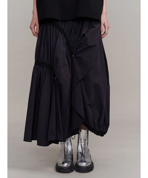 UN3D.(アンスリード)の「WAVE DRAWSTRING FLARE SK / ウェーブドローストリングフレアスカート(スカート・レディース・ブラック/ベージュ/ネイビー・38/36)」の7枚目の写真