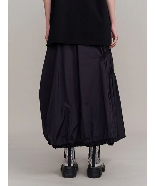 UN3D.(アンスリード)の「WAVE DRAWSTRING FLARE SK / ウェーブドローストリングフレアスカート(スカート・レディース・ブラック/ベージュ/ネイビー・38/36)」の9枚目の写真
