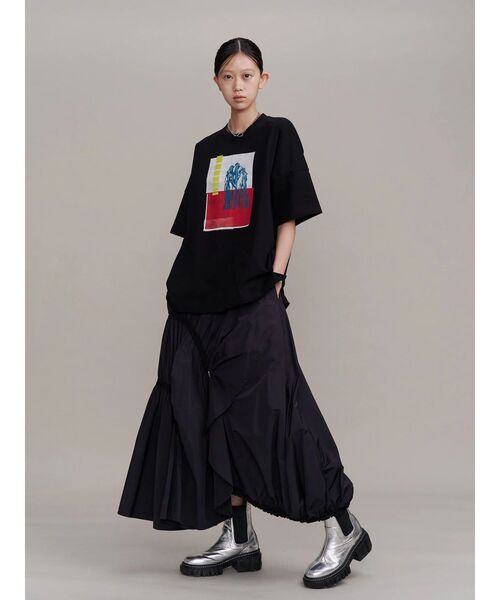 UN3D.(アンスリード)の「WAVE DRAWSTRING FLARE SK / ウェーブドローストリングフレアスカート(スカート・レディース・ブラック/ベージュ/ネイビー・38/36)」の1枚目の写真