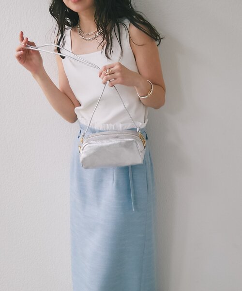 La boutique BonBon（ラブティックボンボン）の「【オウレンティ】ミニショルダーバッグ（トートバッグ・レディース・シルバー・FREE）」の3枚目の写真