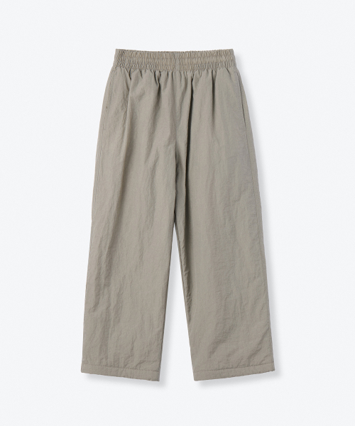 MUSINSA STANDARD KIDS（ムシンサスタンダードキッズ）の「速起毛ナイロンバンディングワイドストリングパンツ [ダスティベージュ]（スウェットパンツ・レディース・その他・100/110/120/130/140/150/160）」の2枚目の写真