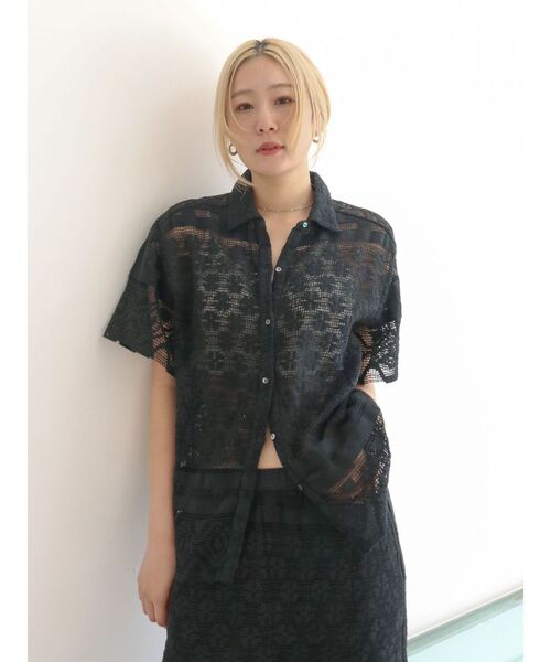 Ungrid（アングリッド）の「レースハーフスリーブシャツ（シャツ/ブラウス・レディース・グリーン/ブラック/オフホワイト・FREE）」の2枚目の写真