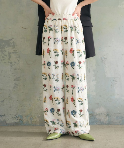 ELLEgirl(エルガール)の「花刺繍イージーパンツ(その他パンツ・レディース・オフホワイト/ブラック・L/M)」の2枚目の写真