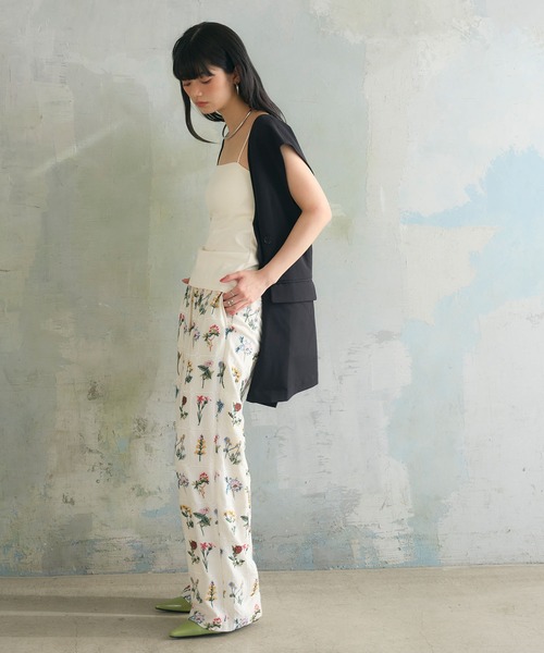ELLEgirl(エルガール)の「花刺繍イージーパンツ(その他パンツ・レディース・オフホワイト/ブラック・L/M)」の22枚目の写真