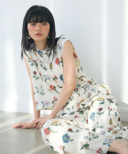 ELLEgirl(エルガール)の「花刺繍イージーパンツ(その他パンツ・レディース・オフホワイト/ブラック・L/M)」の21枚目の写真