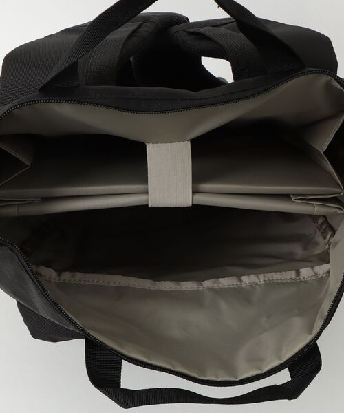 THE NORTH FACE（ザノースフェイス）の「(THE NORTH FACE)BOULDER TOTE PACK（トートバッグ・レディース・ブラック・ONE SIZE）」の4枚目の写真