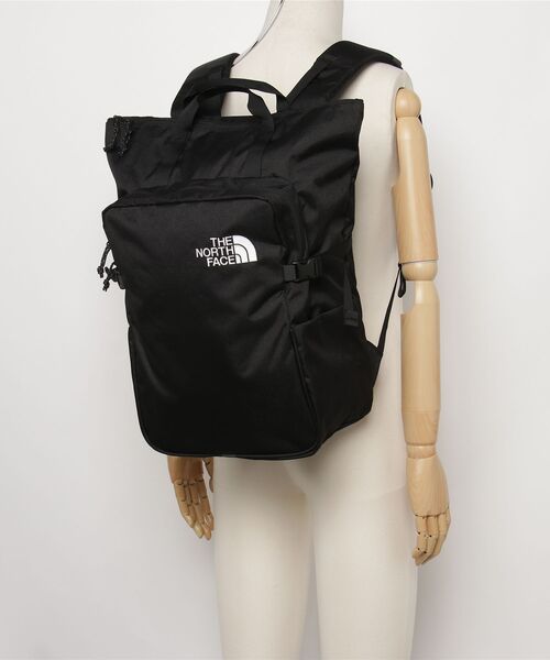 THE NORTH FACE（ザノースフェイス）の「(THE NORTH FACE)BOULDER TOTE PACK（トートバッグ・レディース・ブラック・ONE SIZE）」の5枚目の写真