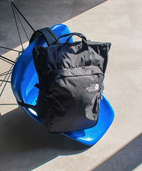 THE NORTH FACE（ザノースフェイス）の「(THE NORTH FACE)BOULDER TOTE PACK（トートバッグ・レディース・ブラック・ONE SIZE）」の16枚目の写真