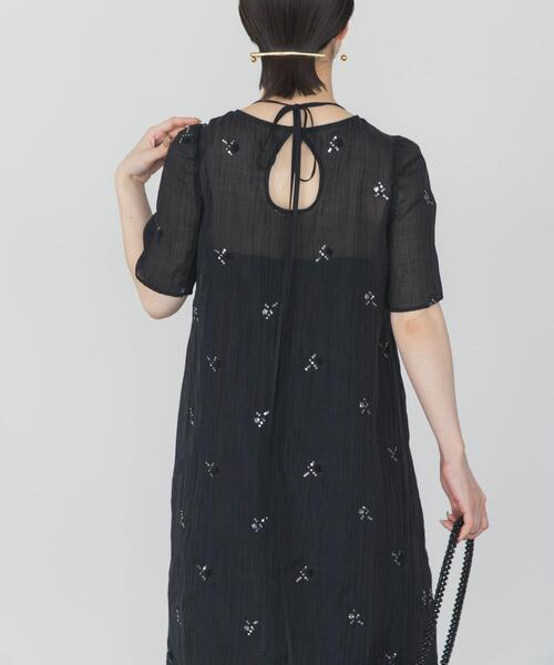 URBAN RESEARCH ROSSO WOMEN(アーバンリサーチ ロッソ)の「kaene ビジューチュールホルターネックドレス(ワンピース・レディース・ブラック・SMALL)」の4枚目の写真