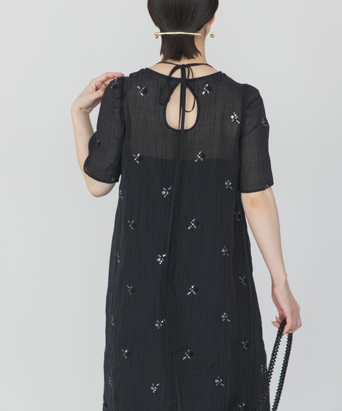 URBAN RESEARCH ROSSO WOMEN(アーバンリサーチ ロッソ)の「kaene ビジューチュールホルターネックドレス(ワンピース・レディース・ブラック・SMALL)」の7枚目の写真