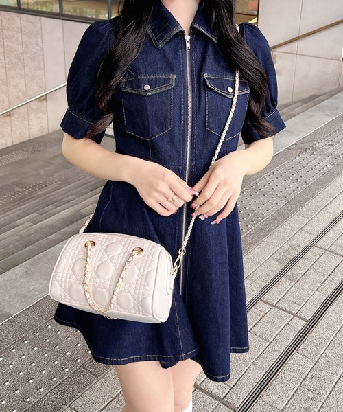 INGNI(イング)の「合皮切替デニムミニワンピース(ワンピース・レディース・ネイビー系5/ブルー系5・M)」の4枚目の写真