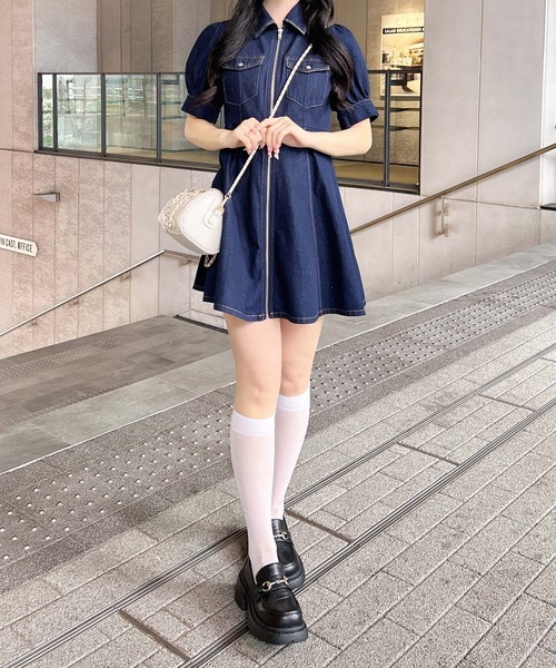 INGNI(イング)の「合皮切替デニムミニワンピース(ワンピース・レディース・ネイビー系5/ブルー系5・M)」の9枚目の写真