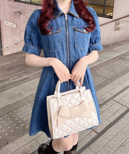 INGNI(イング)の「合皮切替デニムミニワンピース(ワンピース・レディース・ネイビー系5/ブルー系5・M)」の11枚目の写真