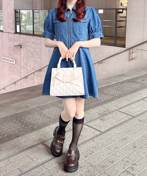 INGNI(イング)の「合皮切替デニムミニワンピース(ワンピース・レディース・ネイビー系5/ブルー系5・M)」の16枚目の写真