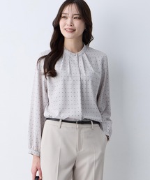 A C DESIGN BY ALPHA CUBIC（エーシーデザインバイアルファキュービック）の「幾何プリントジョーゼットブラウス（シャツ/ブラウス）」