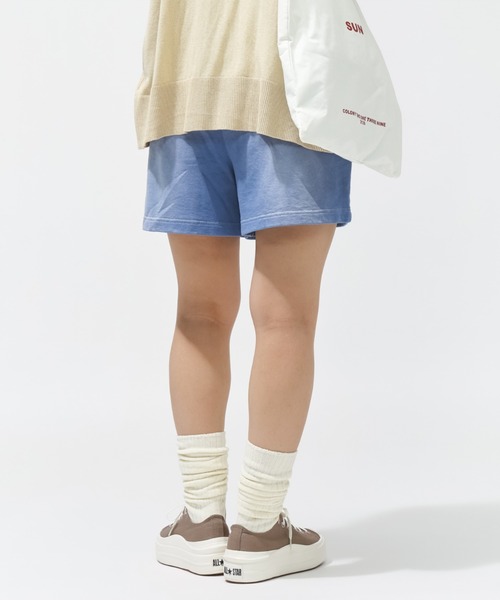 CONVERSE（コンバース）の「【別注】コンバース  AP FADE SWEAT SHORTS L フェードスウェットショーツ 限定コラボ（スウェットパンツ・レディース・ピンク/サックスブルー・S/M/L）」の4枚目の写真