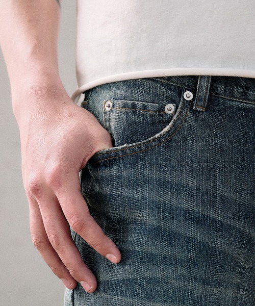 Regen Glanz(レーゲングランツ)の「articulated narrow flared denim pants / アーティキュレイテッドナローフレアデニムパンツ(デニムパンツ・メンズ・ライトインディゴブルー/ブラック・LARGE/MEDIUM/SMALL)」の13枚目の写真