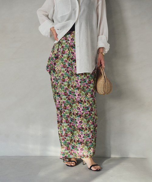 VERMEIL par iena(ヴェルメイユパーイエナ)の「フラワースカート(スカート・レディース・ラベンダー・38/36)」の1枚目の写真