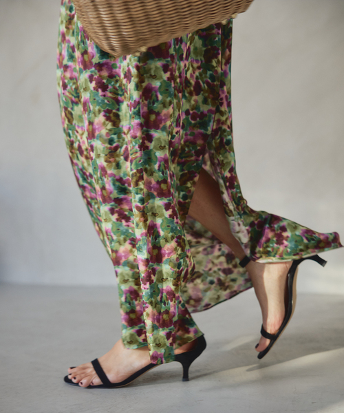 VERMEIL par iena(ヴェルメイユパーイエナ)の「フラワースカート(スカート・レディース・ラベンダー・38/36)」の4枚目の写真