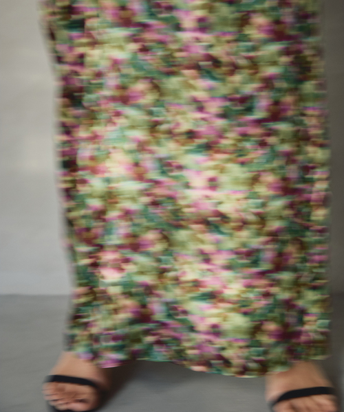 VERMEIL par iena(ヴェルメイユパーイエナ)の「フラワースカート(スカート・レディース・ラベンダー・38/36)」の5枚目の写真