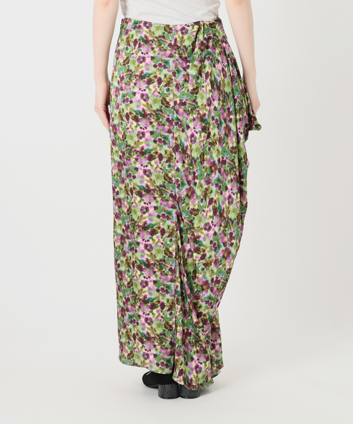 VERMEIL par iena(ヴェルメイユパーイエナ)の「フラワースカート(スカート・レディース・ラベンダー・38/36)」の8枚目の写真