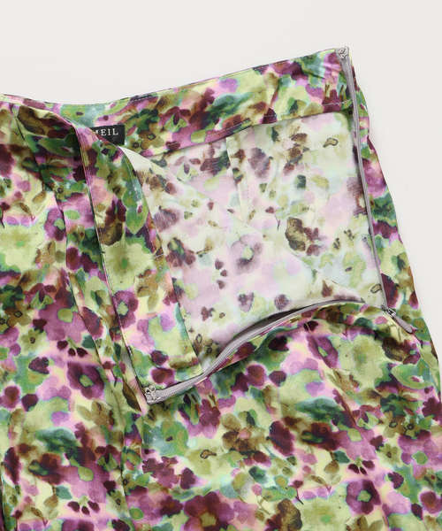 VERMEIL par iena(ヴェルメイユパーイエナ)の「フラワースカート(スカート・レディース・ラベンダー・38/36)」の15枚目の写真