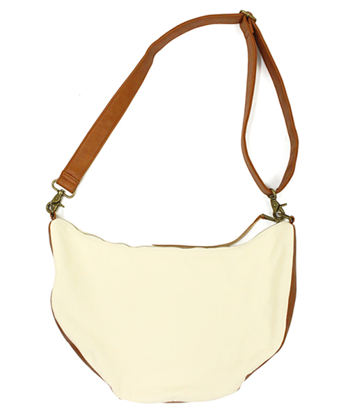 AVIREX（アヴィレックス）の「avirex/ アヴィレックス/ POCKET SHOULDER BAG/ ポケット　ショルダーバッグ（ショルダーバッグ・レディース・カモフラージュ/ホワイト・FREE）」の6枚目の写真