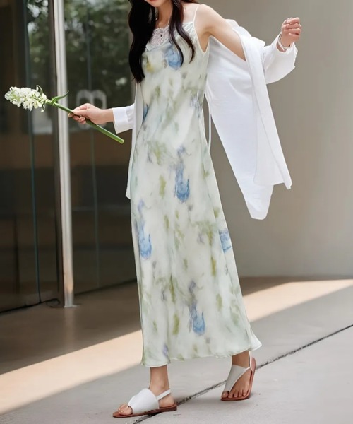 LUCPY(ラクピー)の「フラワープリントキャミソールロングワンピース(ワンピース・レディース・グリーン・X-LARGE/LARGE/MEDIUM/SMALL)」の3枚目の写真