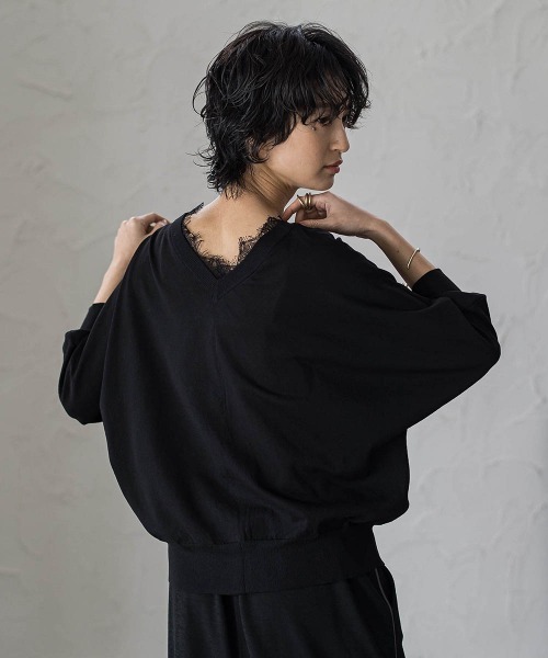MAYSON GREY(メイソングレイ)の「2WAYレースネックニットプルオーバー(ニット/セーター・レディース・ホワイト/ブラック・M)」の5枚目の写真