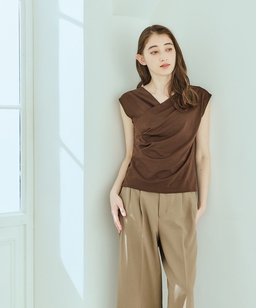 12Twelve Agenda(トゥエルブ アジェンダ)の「撥水アシメタックVネックカットソープルオーバー(Tシャツ/カットソー・レディース・ブラウン/ブラック/ピンク・M)」の9枚目の写真