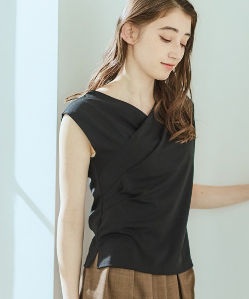 12Twelve Agenda(トゥエルブ アジェンダ)の「撥水アシメタックVネックカットソープルオーバー(Tシャツ/カットソー・レディース・ブラウン/ブラック/ピンク・M)」の4枚目の写真