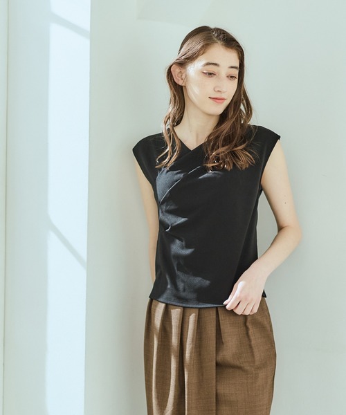 12Twelve Agenda(トゥエルブ アジェンダ)の「撥水アシメタックVネックカットソープルオーバー(Tシャツ/カットソー・レディース・ブラウン/ブラック/ピンク・M)」の5枚目の写真