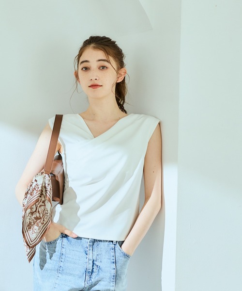 12Twelve Agenda(トゥエルブ アジェンダ)の「撥水アシメタックVネックカットソープルオーバー(Tシャツ/カットソー・レディース・ブラウン/ブラック/ピンク・M)」の21枚目の写真