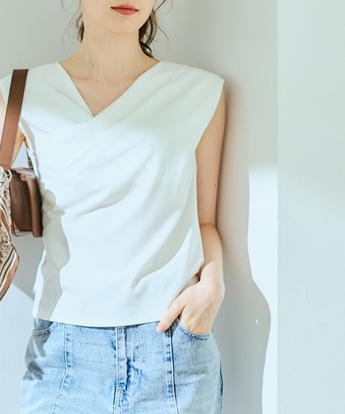 12Twelve Agenda(トゥエルブ アジェンダ)の「撥水アシメタックVネックカットソープルオーバー(Tシャツ/カットソー・レディース・ブラウン/ブラック/ピンク・M)」の19枚目の写真
