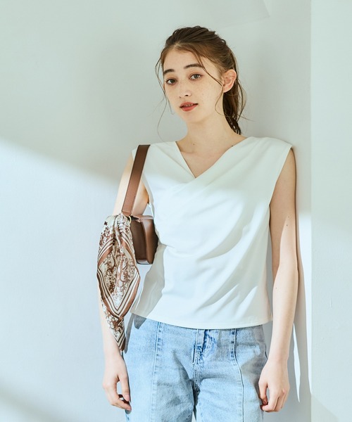 12Twelve Agenda(トゥエルブ アジェンダ)の「撥水アシメタックVネックカットソープルオーバー(Tシャツ/カットソー・レディース・ブラウン/ブラック/ピンク・M)」の20枚目の写真