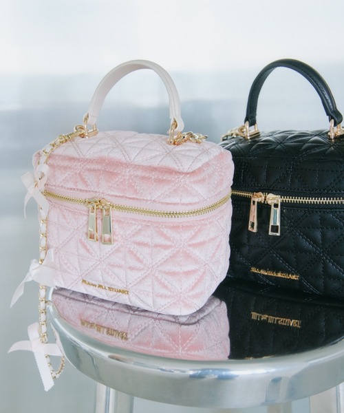 JILL by JILL STUART(ジルバイジルスチュアート)の「<RIBBONシリーズ>チェーンリボンバニティ(ショルダーバッグ・レディース・ブラック/ピンク・FREE)」の3枚目の写真