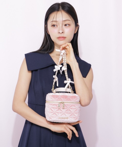 JILL by JILL STUART(ジルバイジルスチュアート)の「<RIBBONシリーズ>チェーンリボンバニティ(ショルダーバッグ・レディース・ブラック/ピンク・FREE)」の15枚目の写真