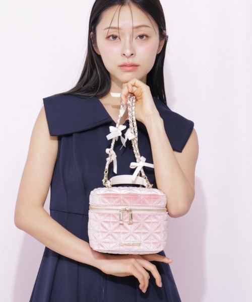 JILL by JILL STUART(ジルバイジルスチュアート)の「<RIBBONシリーズ>チェーンリボンバニティ(ショルダーバッグ・レディース・ブラック/ピンク・FREE)」の16枚目の写真