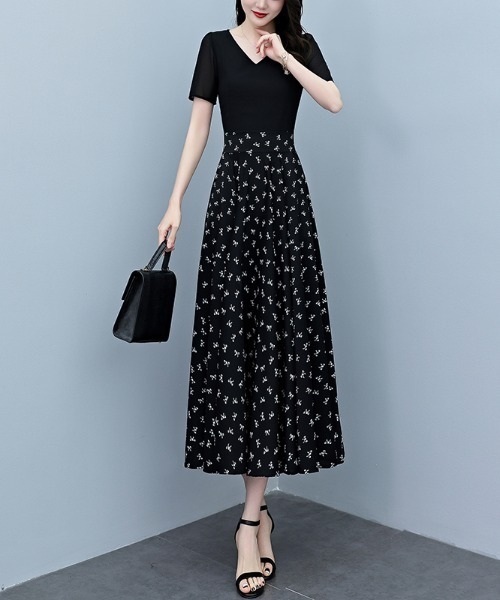 LUCPY(ラクピー)の「フラワープリントドッキングフレアワンピース(ワンピース・レディース・ブラック・XX-LARGE/X-LARGE/LARGE/MEDIUM)」の2枚目の写真